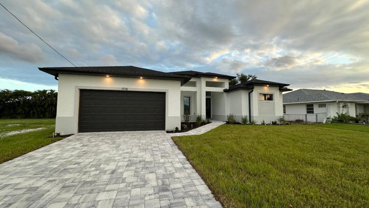 Holiday home 4br Gem: Pool, Pets & Family - Cape Coral, Florida *